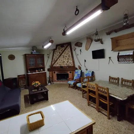 El Cortijo Del Piron بيت للعطل *